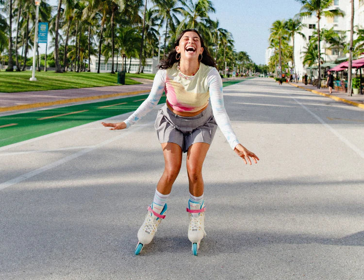 What is the difference between inline skates and roller skates?