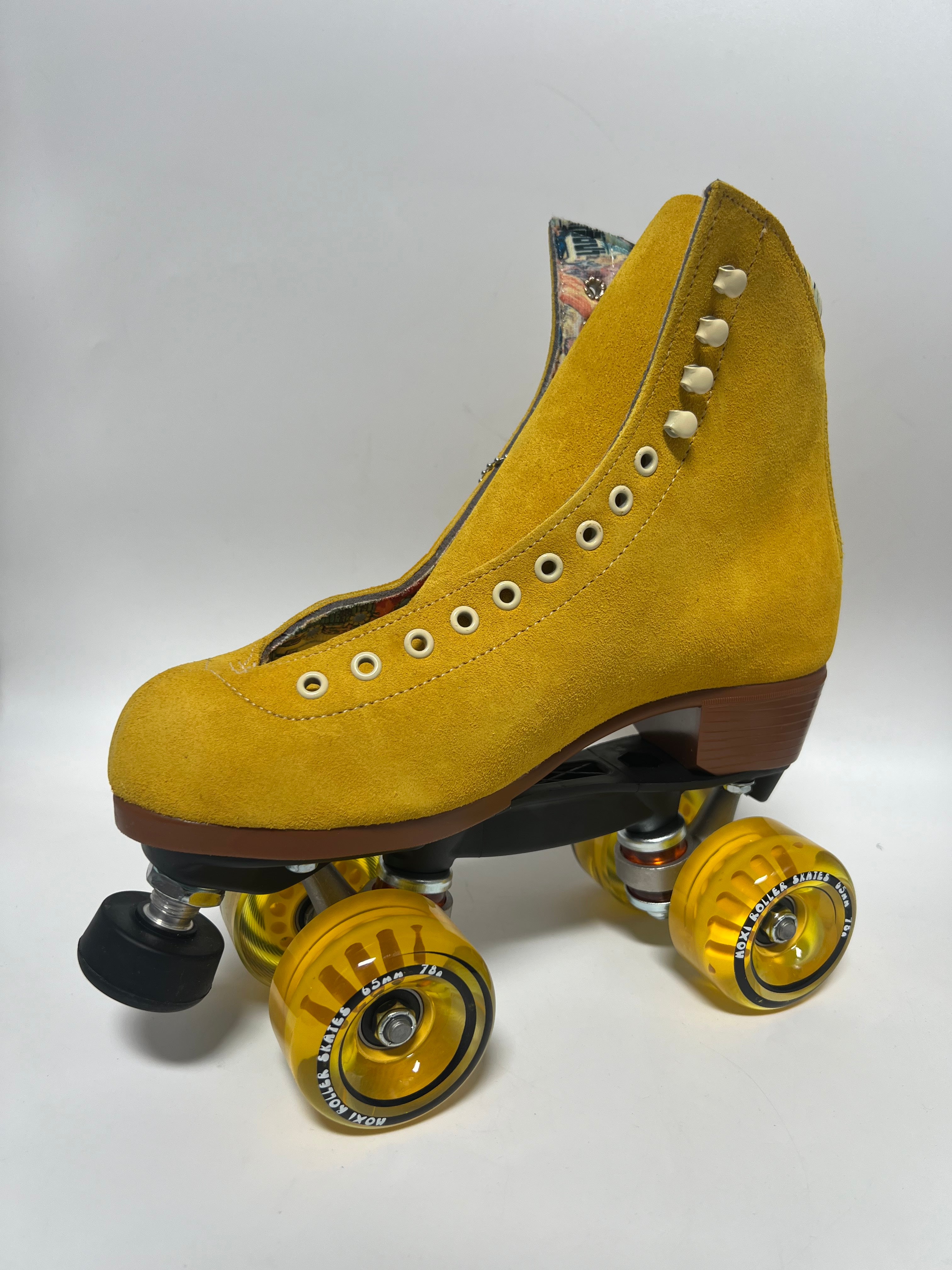 Moxi Lolly - PINEAPPLE SIZE 7 - Right Boot Only *BLEM* - Pigeon's Roller Skate Shop