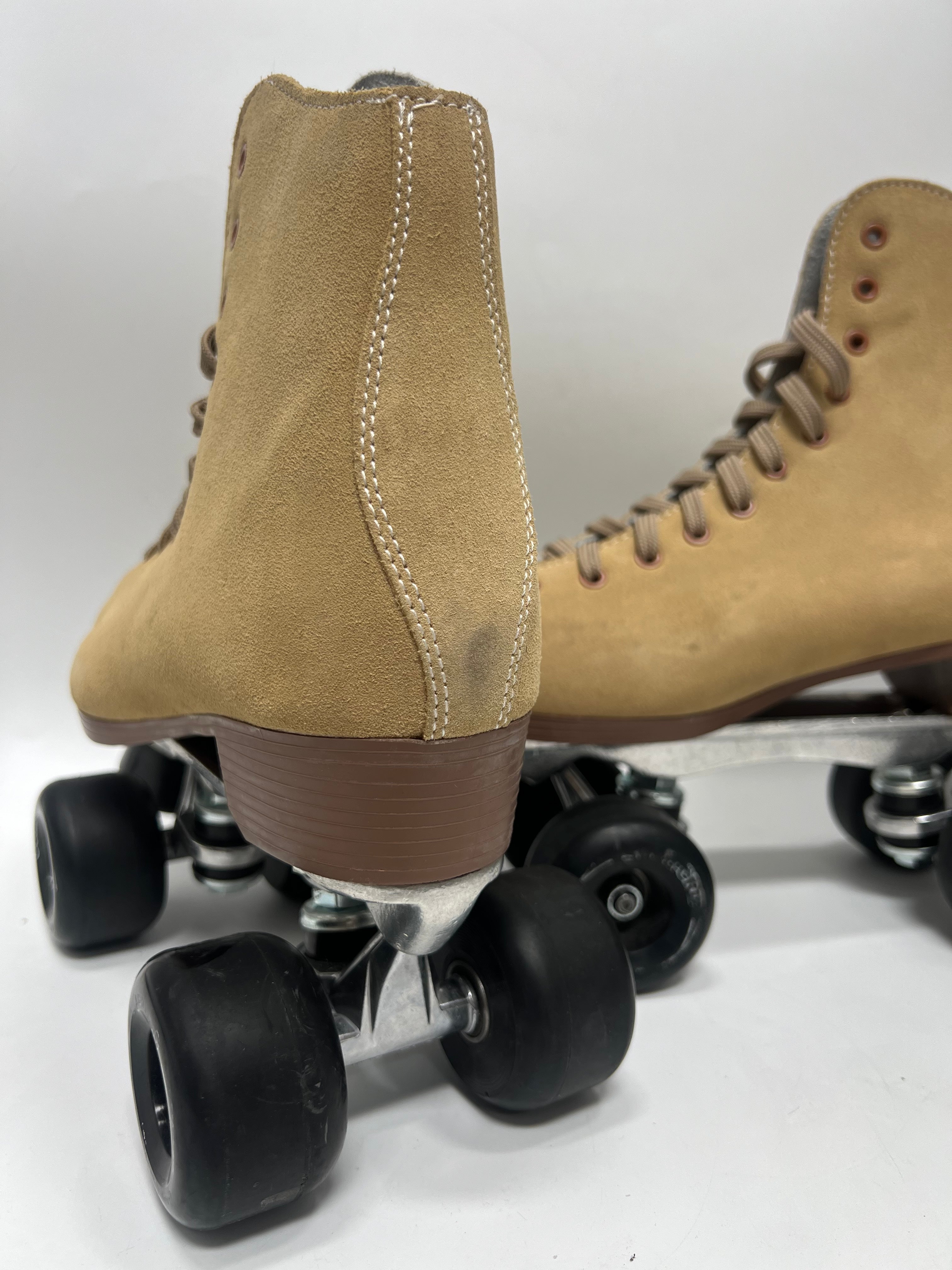 Sure-Grip Tan Suede Boardwalk Skates - Size 8 *BLEM* - Pigeon's Roller Skate Shop