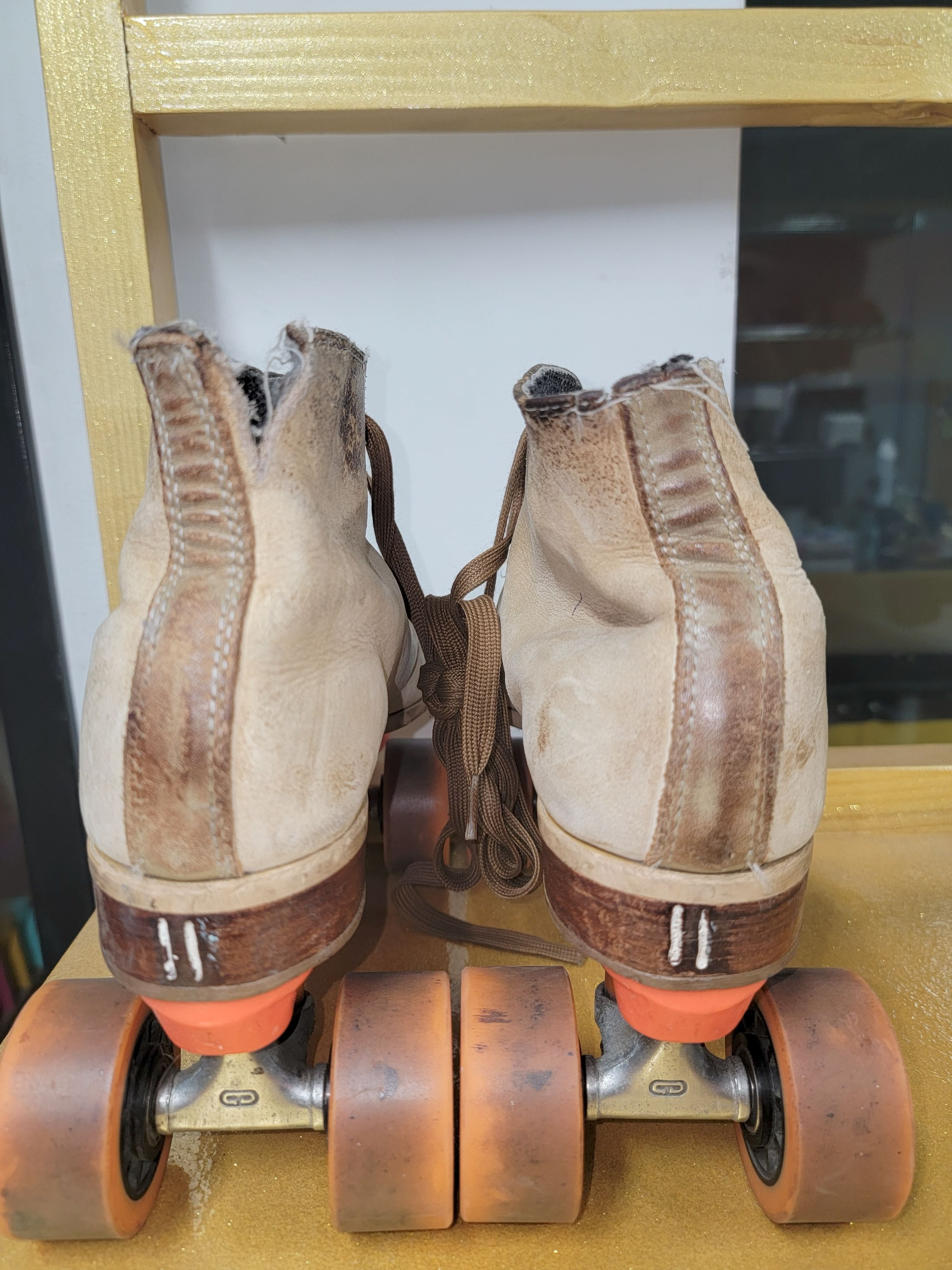 Riedell Brown Leather Rental Skate MEN'S SIZE 11 - Pigeon's Roller Skate Shop