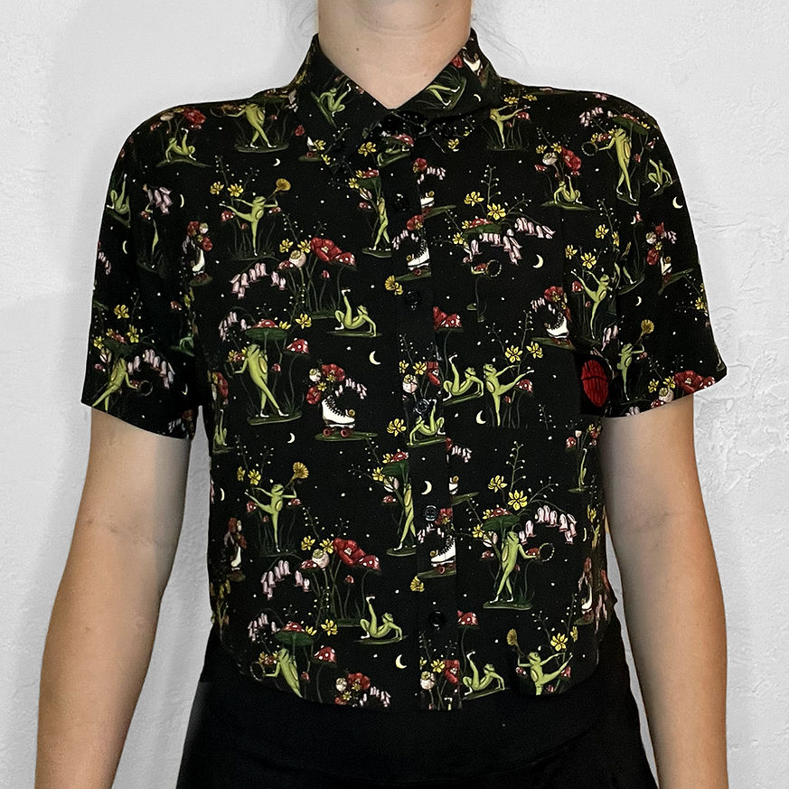 Skate Crop Button Up - LILY FROG - Pigeon's Roller Skate Shop