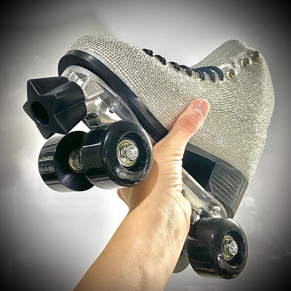★ Twinkle Toes Bolt-On Star Stops - BLACK - Pigeon's Roller Skate Shop